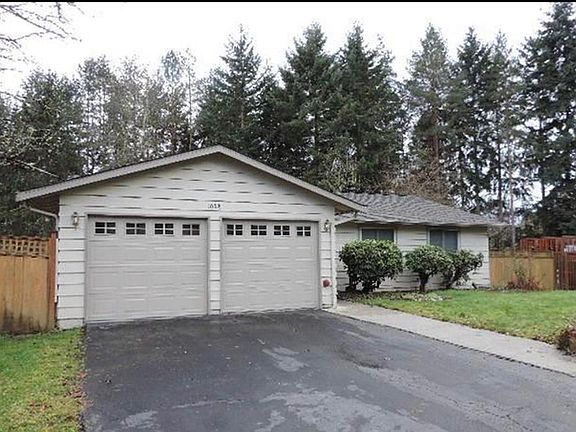 4th image of 1028 111th Pl SE