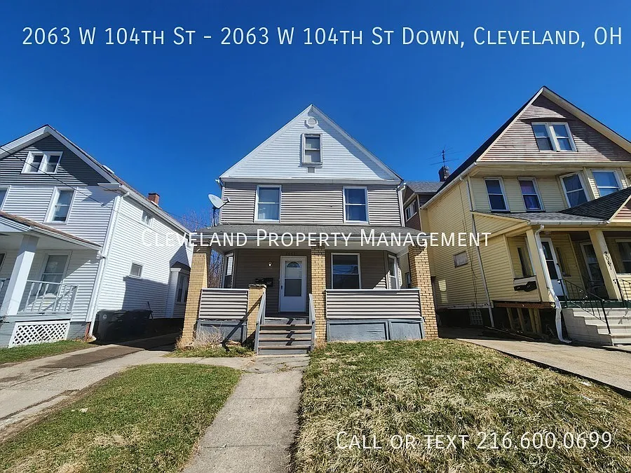 2063 W 104th St photo 1