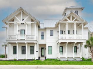 725 Friendship Ln, Port Aransas, TX 78373