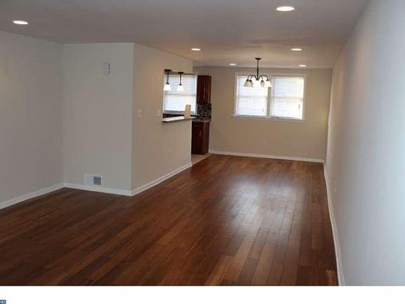 5th image of 7509 Woodcrest Ave