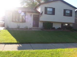 215 Baldwin Ave, Waukegan, IL 60085