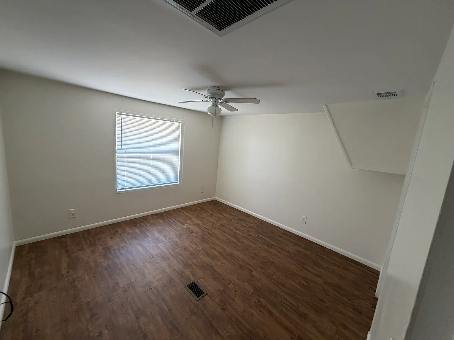 3 bed, 960 sqft, $1,500 — Photo 4