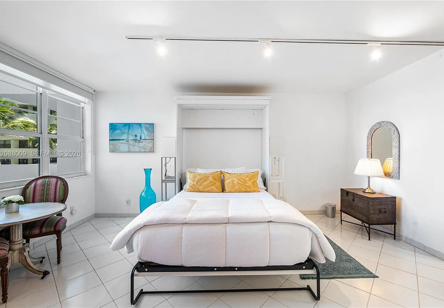 The Decoplage Condo — Photo 4