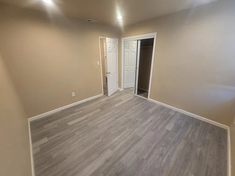 5539 Santa Margarita St — Photo 17