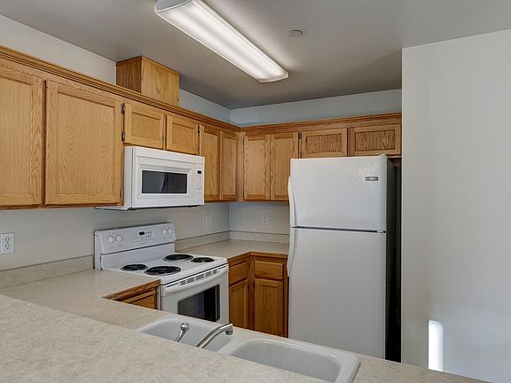 2nd image of 1670 SW Mulberry Pl APT B303