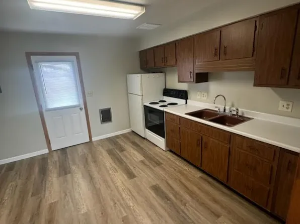 707 N Center St APT A, Versailles, OH 45380