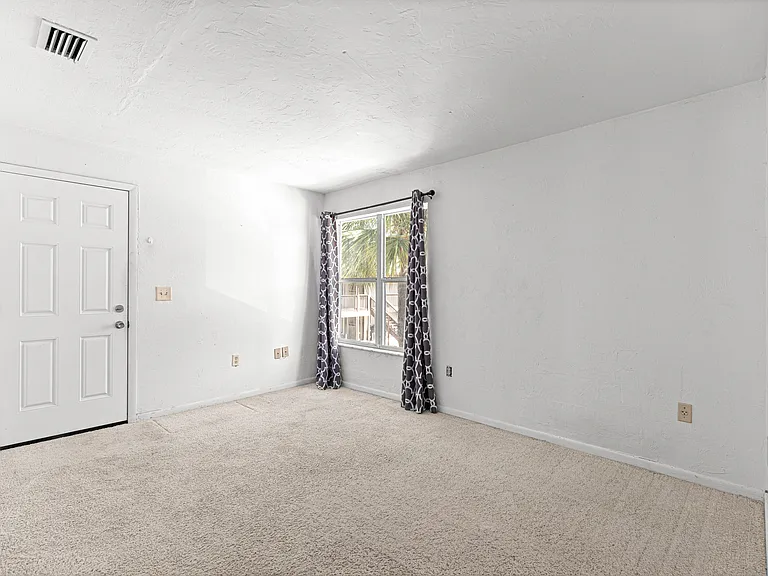 15203 Sandalwood Dr #203 — Photo 26