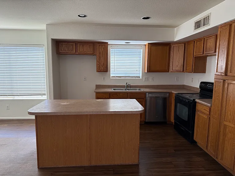 12402 W San Juan Ave — Photo 7