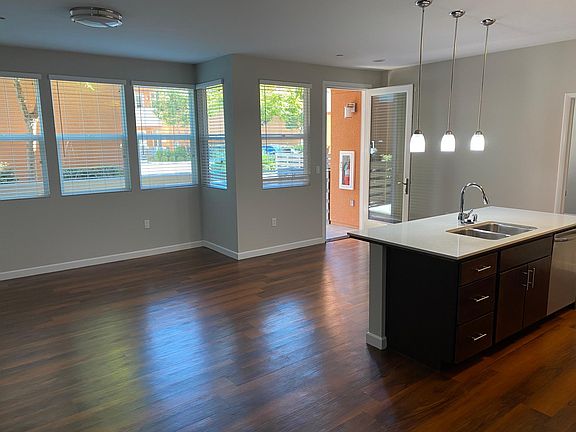 2nd image of 1023 Doreen Pl APT A