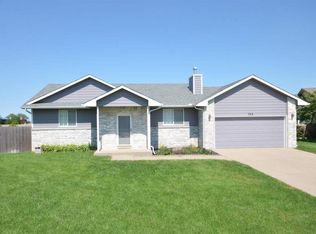 702 S Cranbrook Cir, Wichita, KS 67207