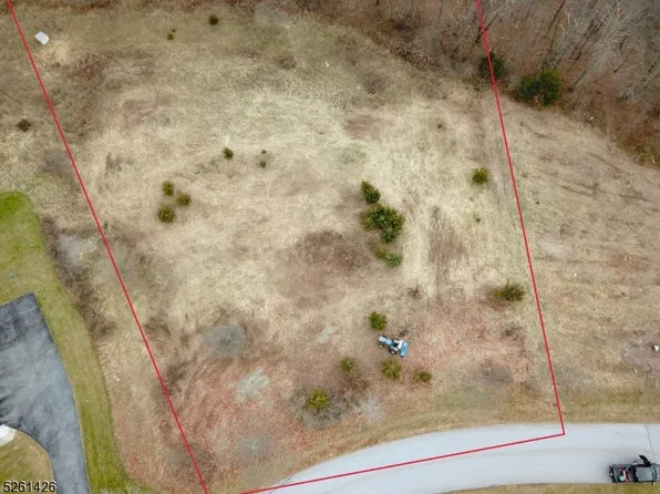 8 Flagstone Hill Rd, Wantage Twp., NJ 07461