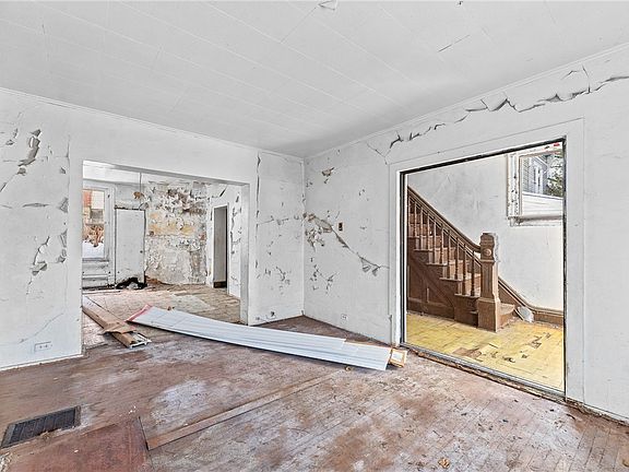 4th image of 2314 Perrysville Ave