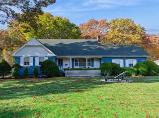 42 Oxbow Rd, Patchogue, NY 11772