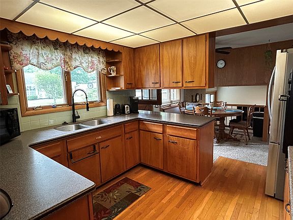 4th image of 454 Hartz Ave