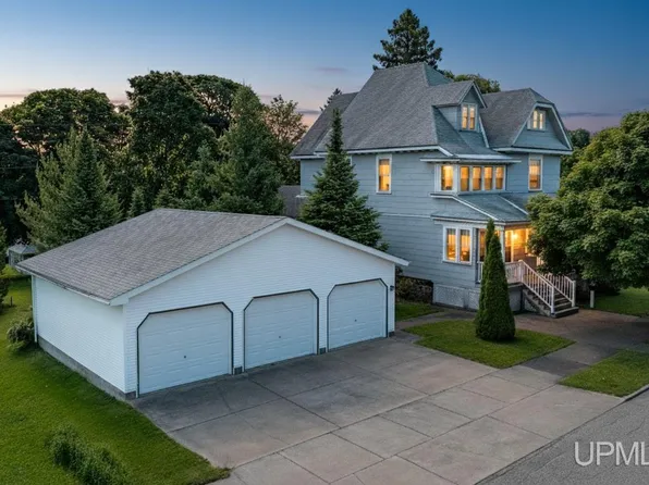 208 Pewabic St, Laurium, MI 49913