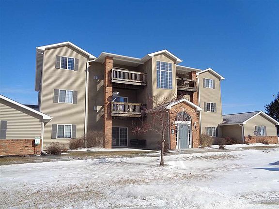 3rd image of 2614 Triple Crown Ln Unit 7