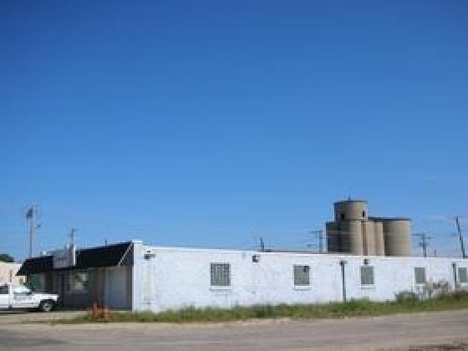 2nd image of 110 2nd Ave