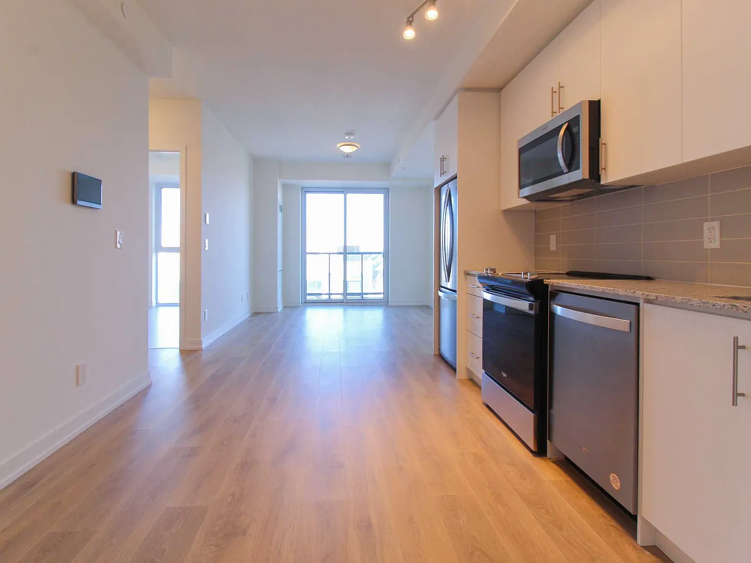 345 Wheat Boom Dr 501 Oakville ON L6H 7X4 — Photo 3