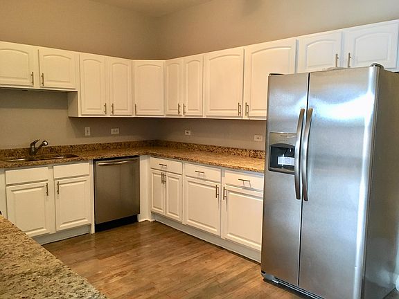 2nd image of 1431 N Milwaukee Ave #401