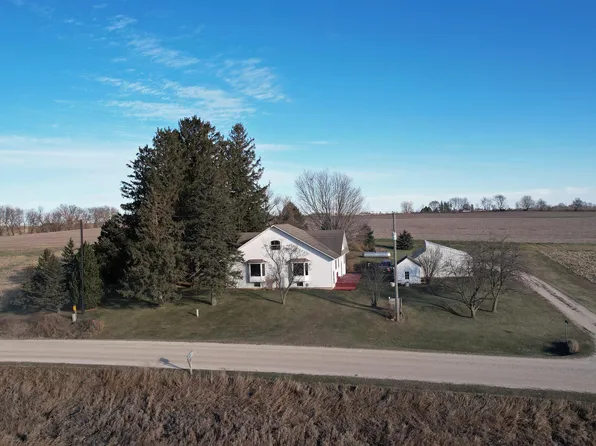 18382 Dogwood Rd, Elgin, IA 52141