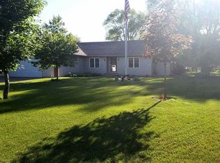 N2549 Cambria Ln, Waupaca, WI 54981