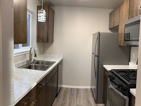 5th image of 855 W Lookout Dr #D