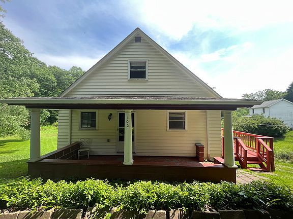 2nd image of 102 Twin Creek Ln