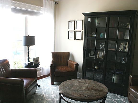 5th image of 123 Penns Manor Dr
