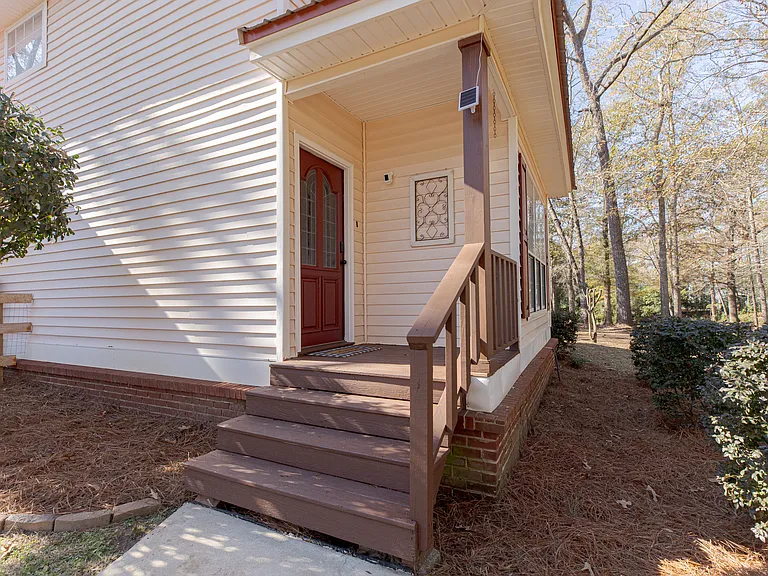 332 Hunt Rd — Photo 9