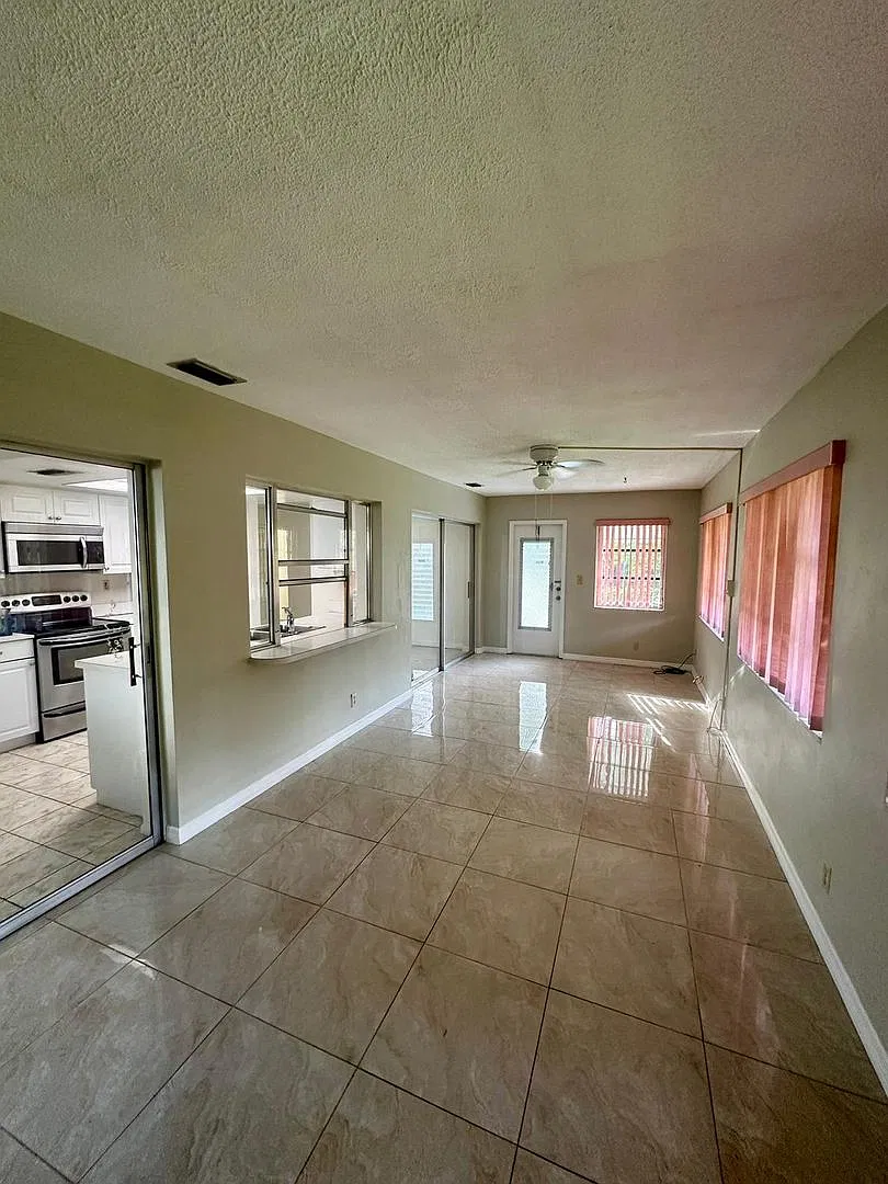 55+ Community Tamarac Single Family 2 bedroom, 2 bath on a Canal — Photo 4
