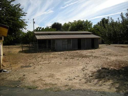 3rd image of 2724 Sales Ln