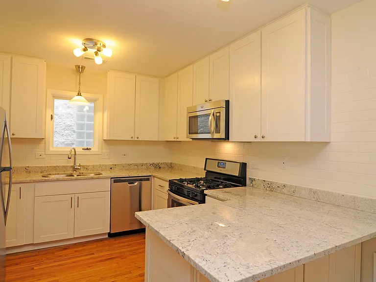 1409 N Mohawk St #2 — Photo 2