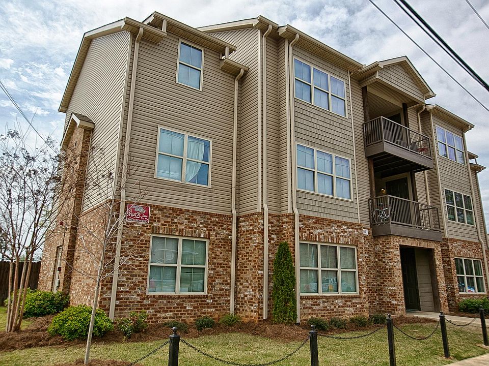 1st image of 300 Thomas St APT 101
