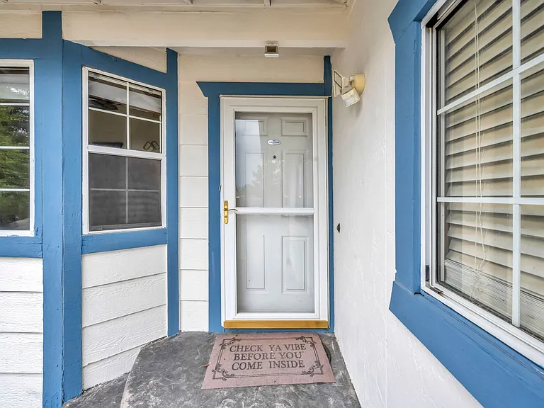 17575 Parrot Dr — Photo 46