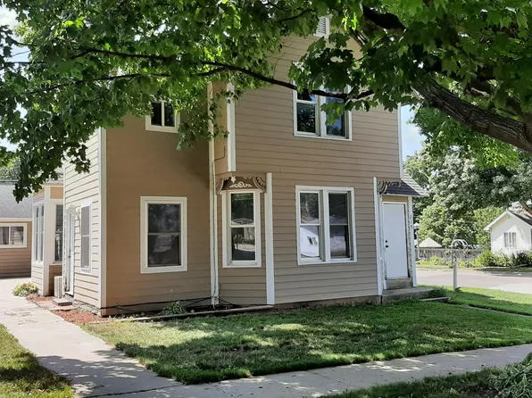 217 Oak St N, Mabel, MN 55954