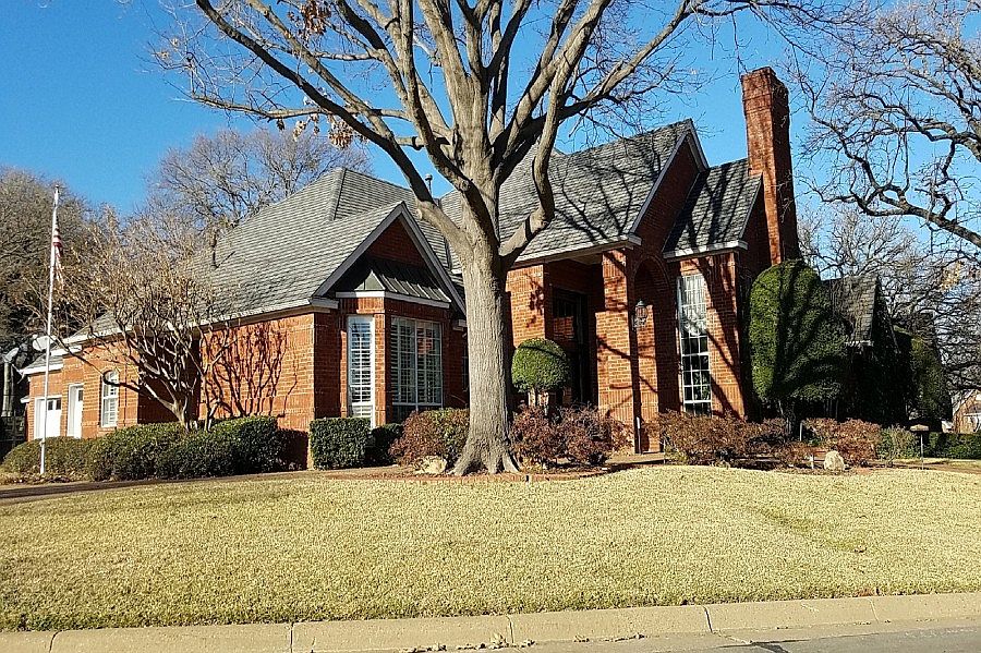 2nd image of 2405 Arbor Oaks Dr