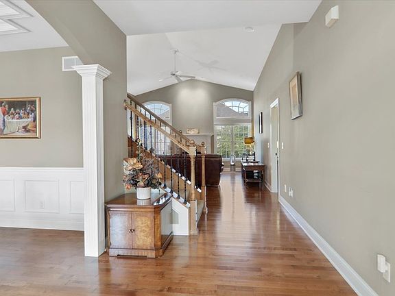 4th image of 2808 Degarmo Dr
