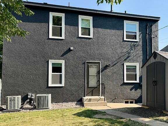 2nd image of 923 Oliver Ave N