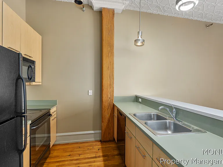 1 Oakes St SW #3 — Photo 4