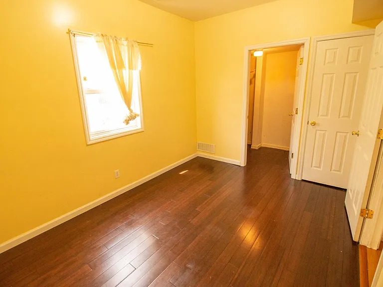 15 Webster St #3 — Photo 5