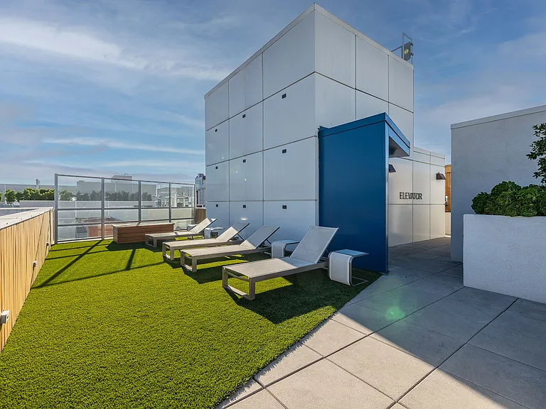 1400 FIG Apartments — Photo 12