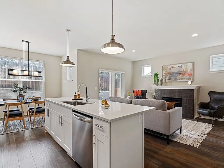 2358 NE 6th St #4 — Photo 20