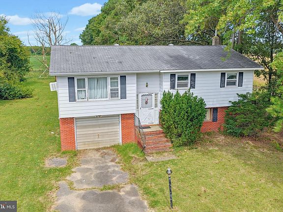 2nd image of 751 Thistlewood Rd