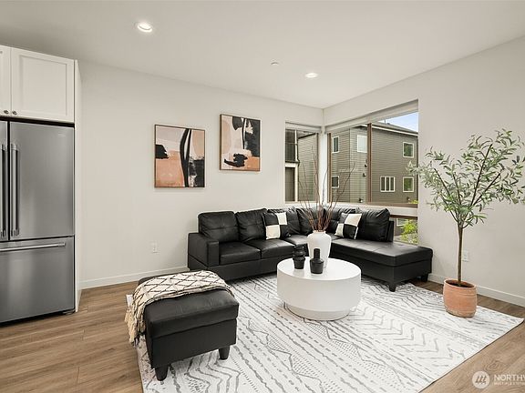 3rd image of 18355 3rd Avenue NE
