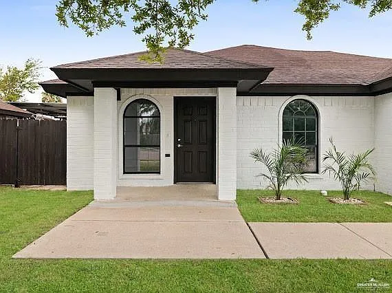 3 bed, 2.0 bath, 1158 sqft, $1,800 — Photo 4