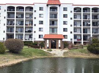 375 Plum Creek Dr APT 412, Wheeling, IL 60090