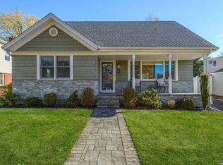 144 Kensington Rd S, Garden City, NY 11530