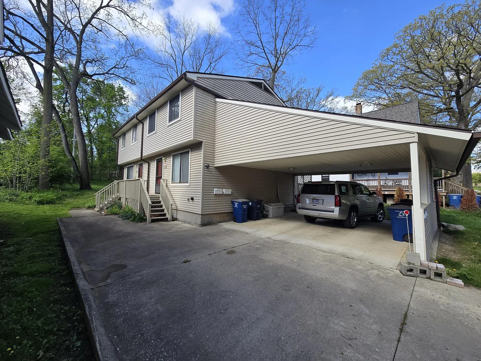 2 bed, 1.5 bath, 1065 sqft, $2,000 — Photo 2
