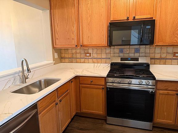 5th image of 1850 Wisteria Dr