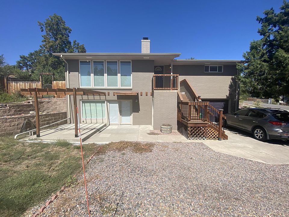 The top-level of the house (separate entrance), backyard, garage + additional spot, storage all belong to this unit.